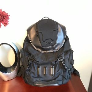 Oakley kitchen sink backpack black